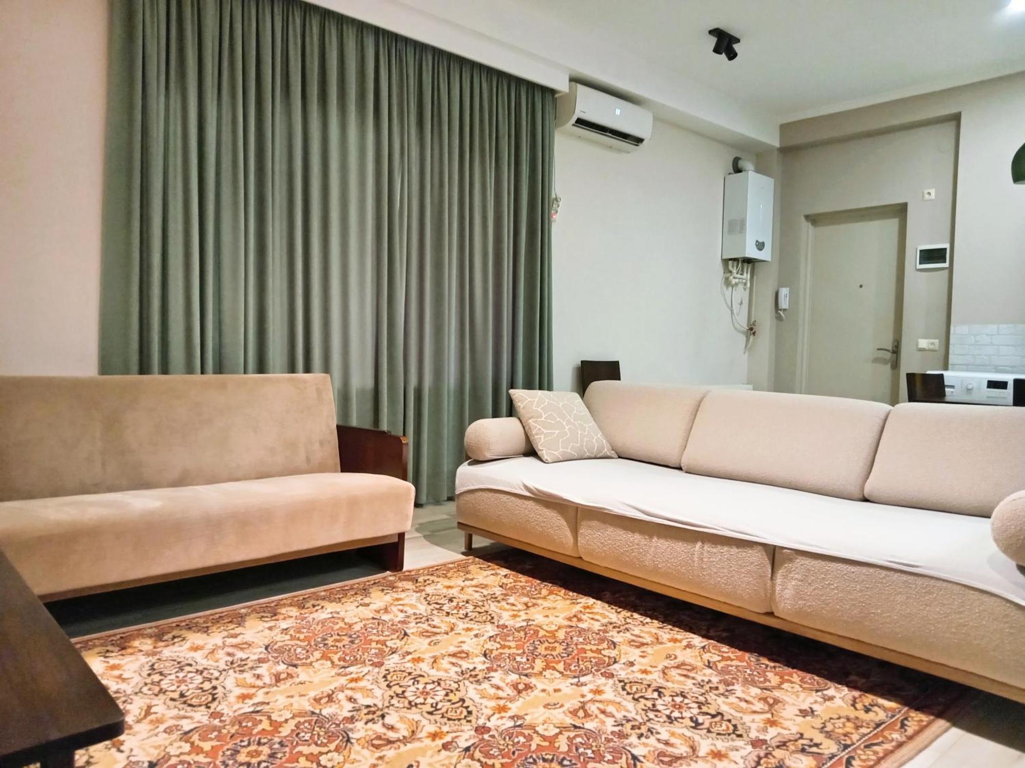 Medea'S Home Kutaisi Luaran gambar