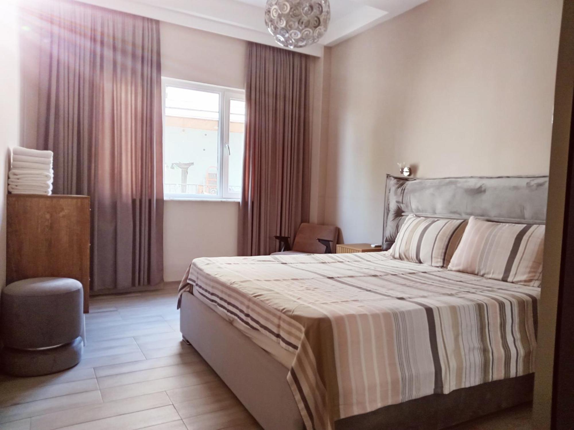 Medea'S Home Kutaisi Luaran gambar