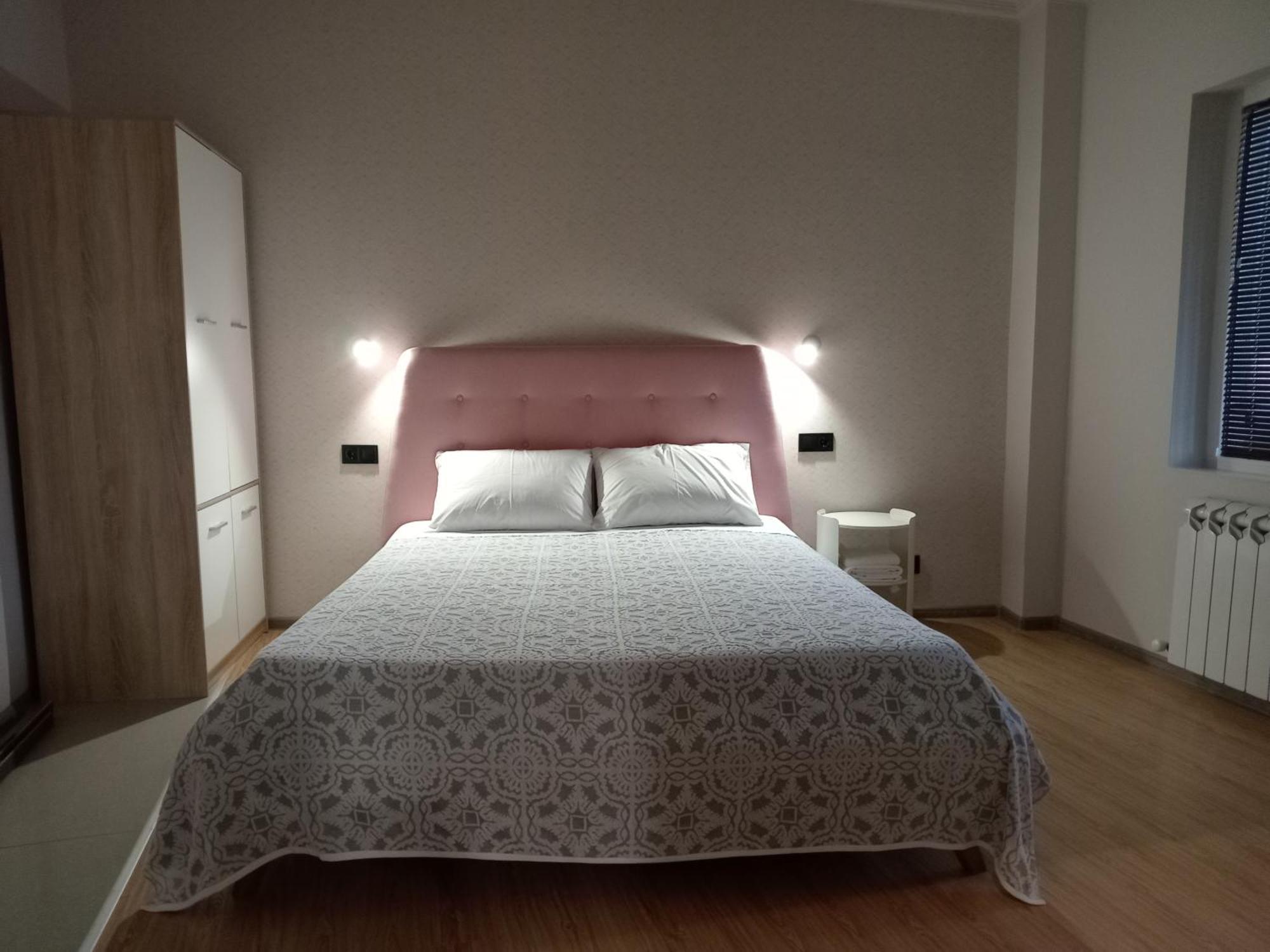 Medea'S Home Kutaisi Luaran gambar